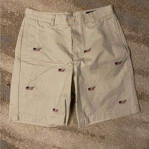 Vineyard Vines Shorts with Whale